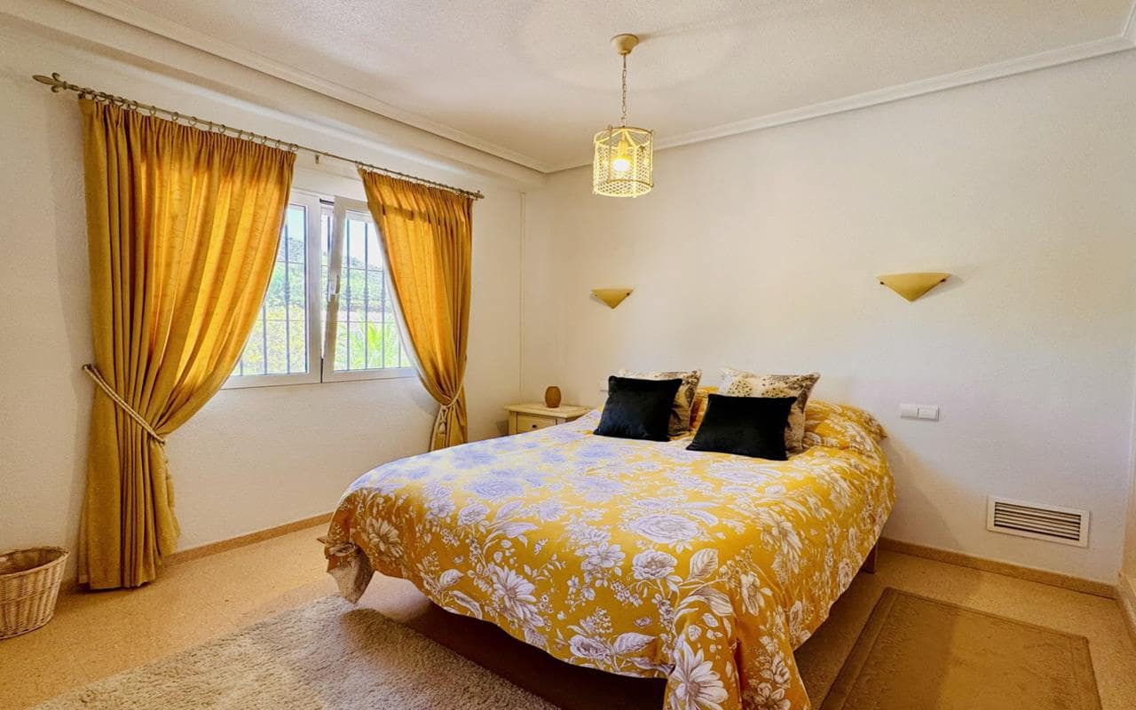 6 Zimmer Villa zu verkaufen in Aspe mit Pool Garage - 650.000 € (Ref: 9946812)