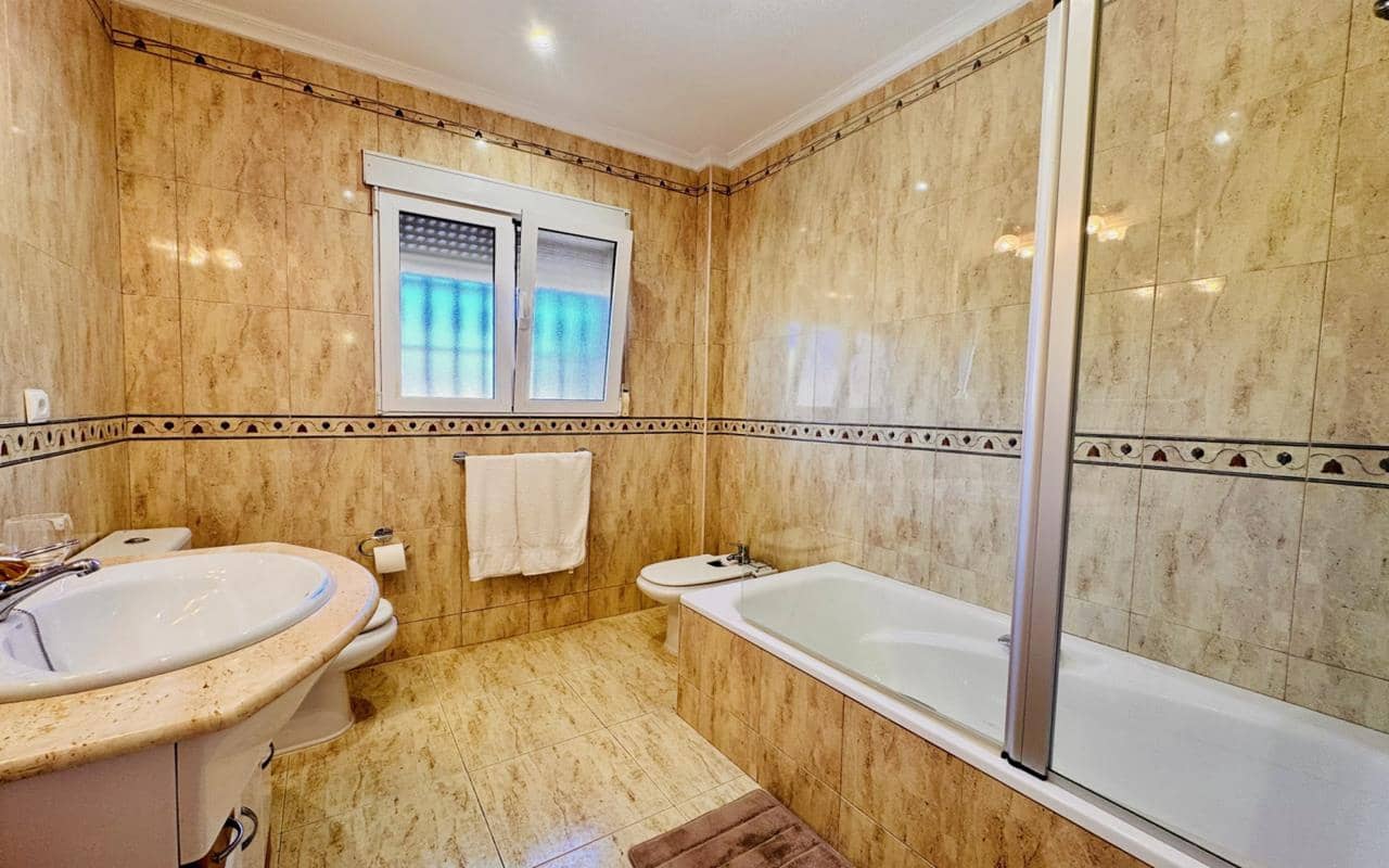 6 Zimmer Villa zu verkaufen in Aspe mit Pool Garage - 650.000 € (Ref: 9946812)