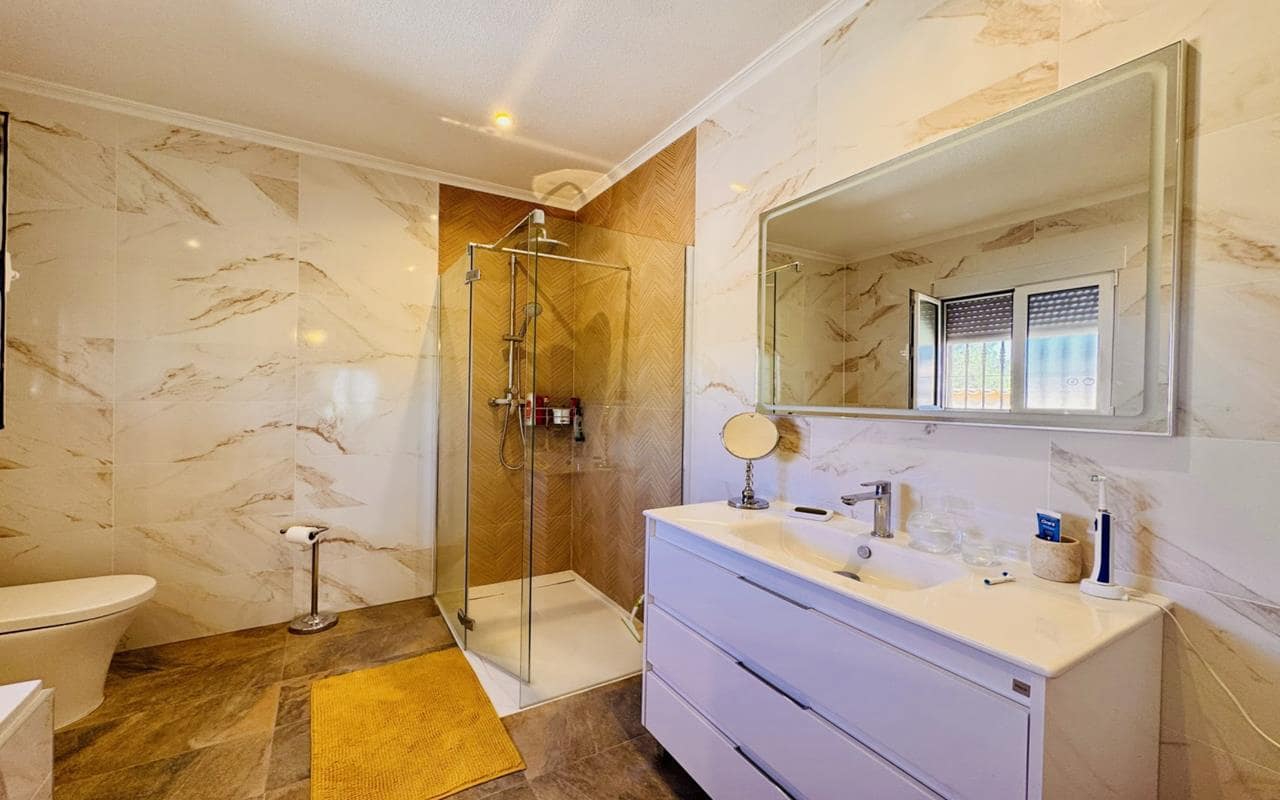 6 Zimmer Villa zu verkaufen in Aspe mit Pool Garage - 650.000 € (Ref: 9946812)