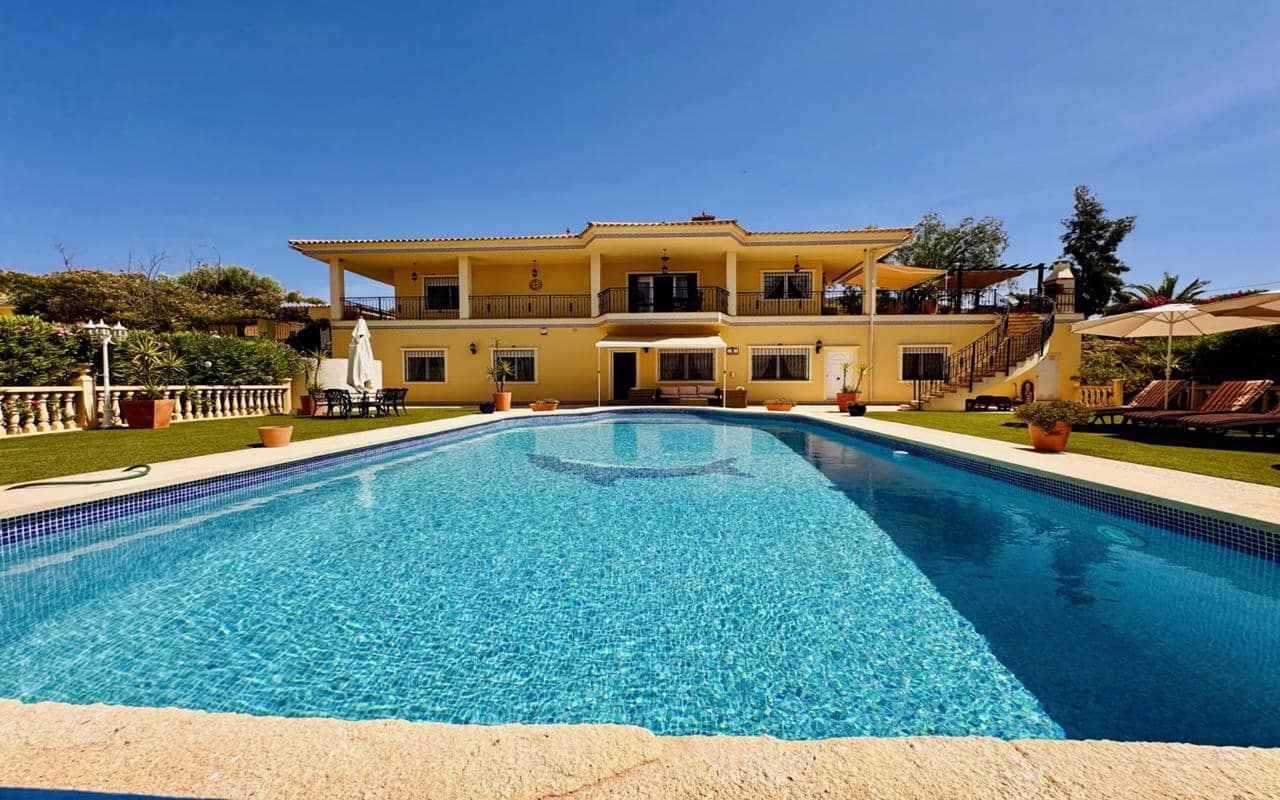6 Zimmer Villa zu verkaufen in Aspe mit Pool Garage - 650.000 € (Ref: 9946812)