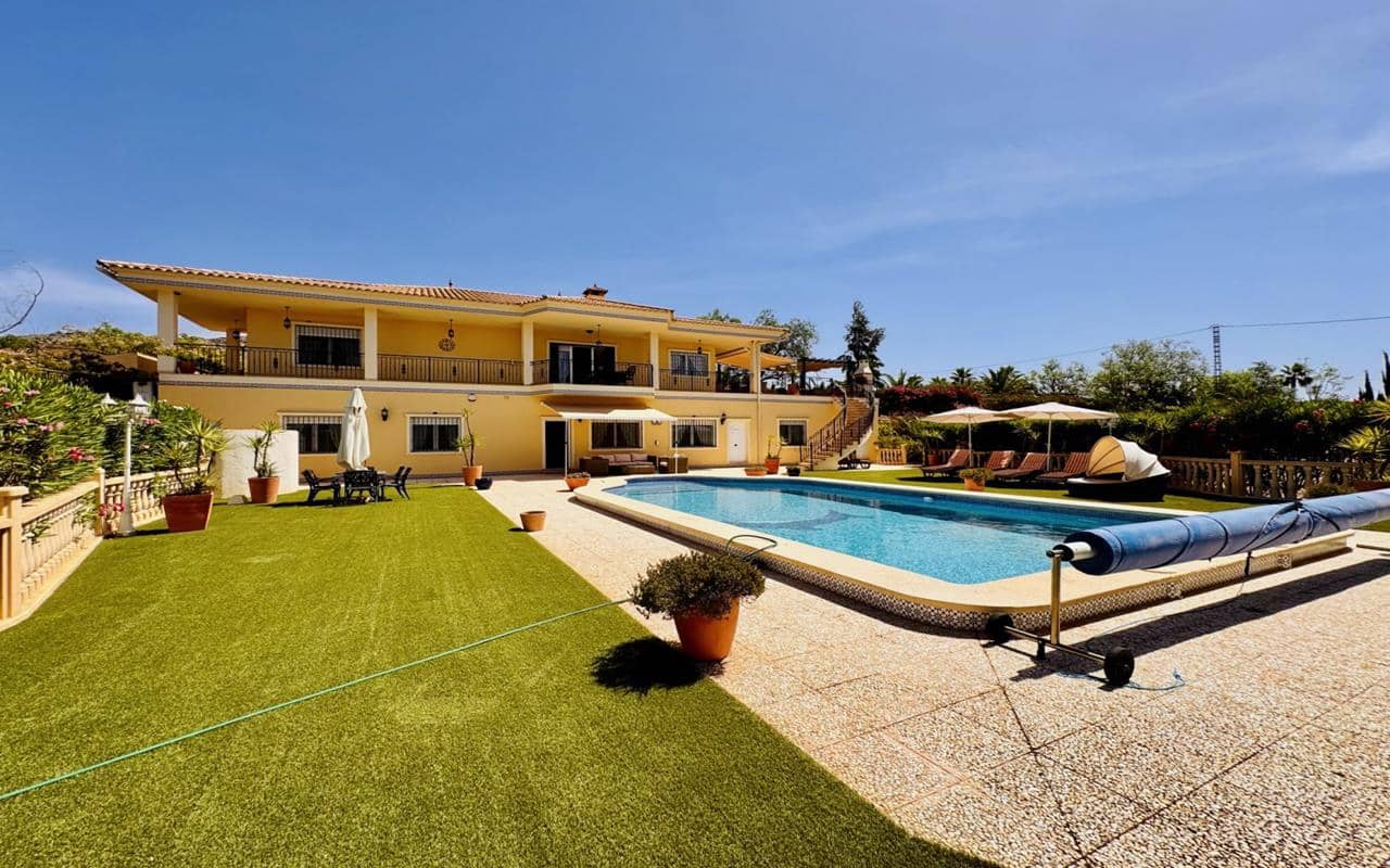 6 Zimmer Villa zu verkaufen in Aspe mit Pool Garage - 650.000 € (Ref: 9946812)