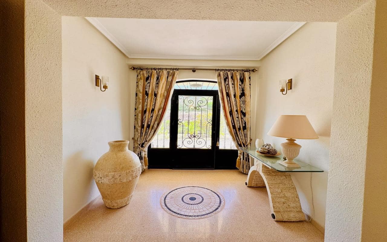 6 Zimmer Villa zu verkaufen in Aspe mit Pool Garage - 650.000 € (Ref: 9946812)