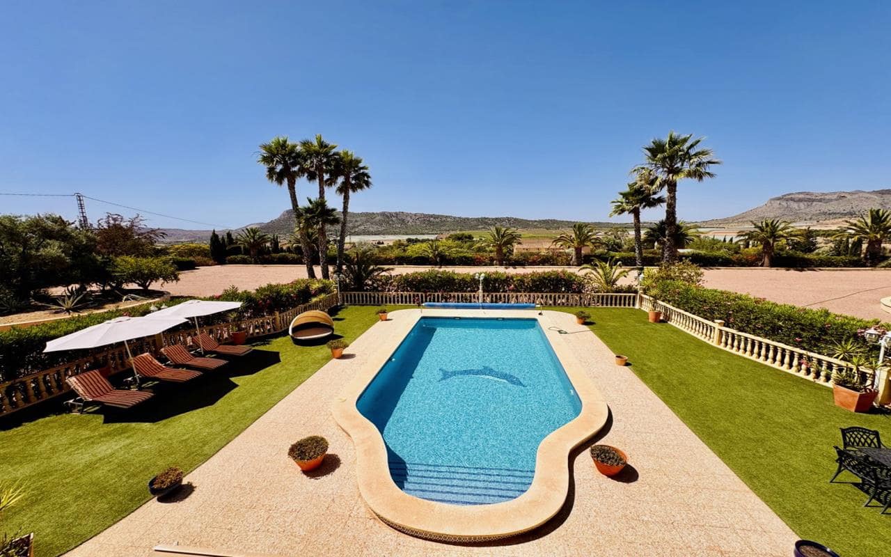 6 Zimmer Villa zu verkaufen in Aspe mit Pool Garage - 650.000 € (Ref: 9946812)