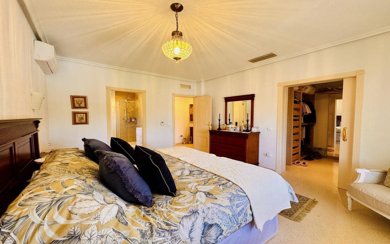 6 Zimmer Villa zu verkaufen in Aspe mit Pool Garage - 650.000 € (Ref: 9946812)