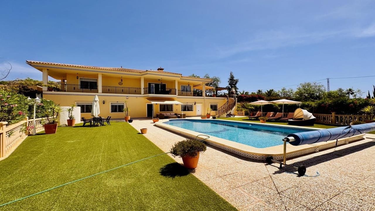 6 Zimmer Villa zu verkaufen in Aspe mit Pool Garage - 650.000 € (Ref: 9946812)