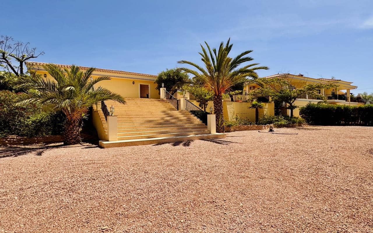 6 Zimmer Villa zu verkaufen in Aspe mit Pool Garage - 650.000 € (Ref: 9946812)