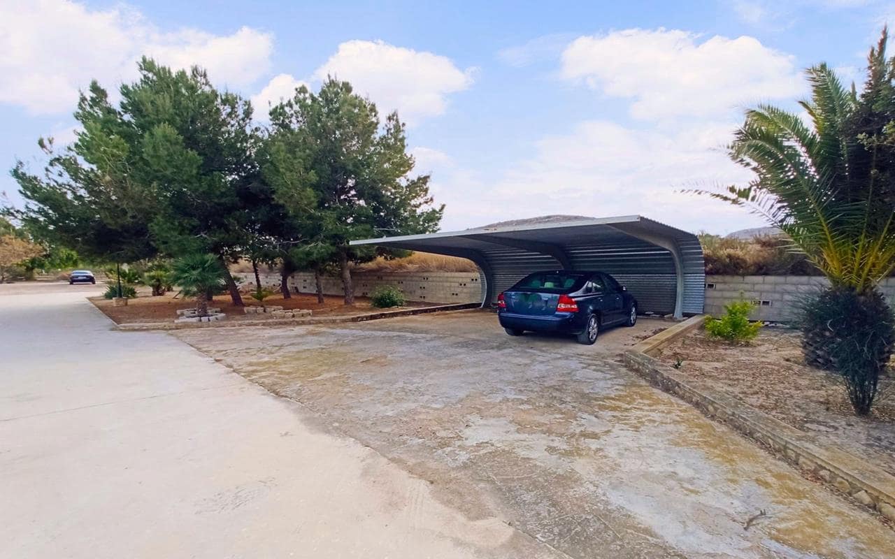 4 soveværelse Finca/Landehus til salg i Aspe med swimmingpool garage - € 465.000 (Ref: 9948520)