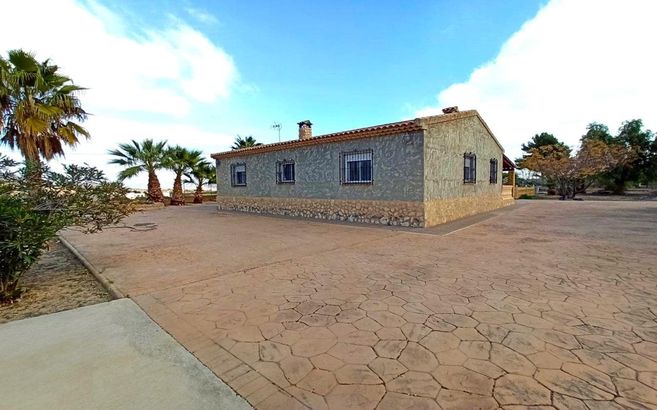 4 soveværelse Finca/Landehus til salg i Aspe med swimmingpool garage - € 465.000 (Ref: 9948520)