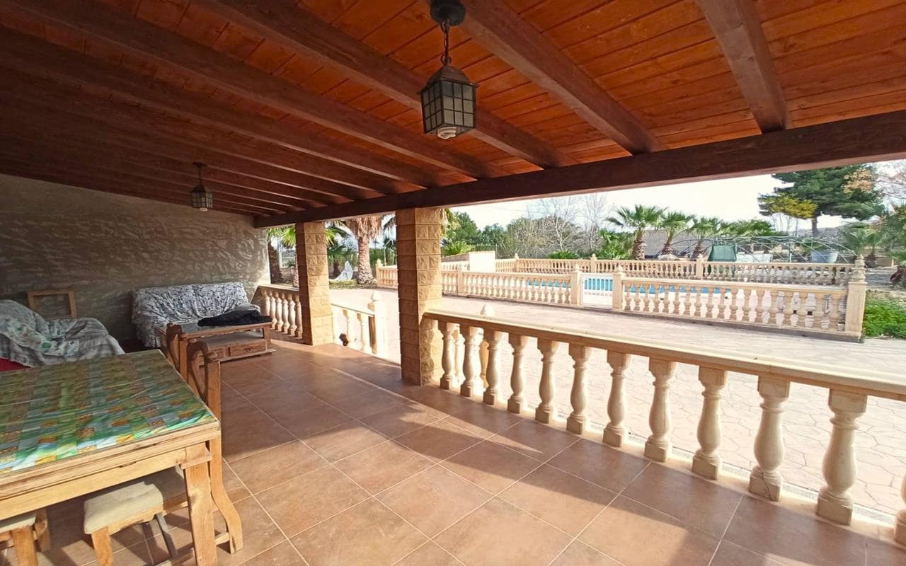 4 soveværelse Finca/Landehus til salg i Aspe med swimmingpool garage - € 465.000 (Ref: 9948520)