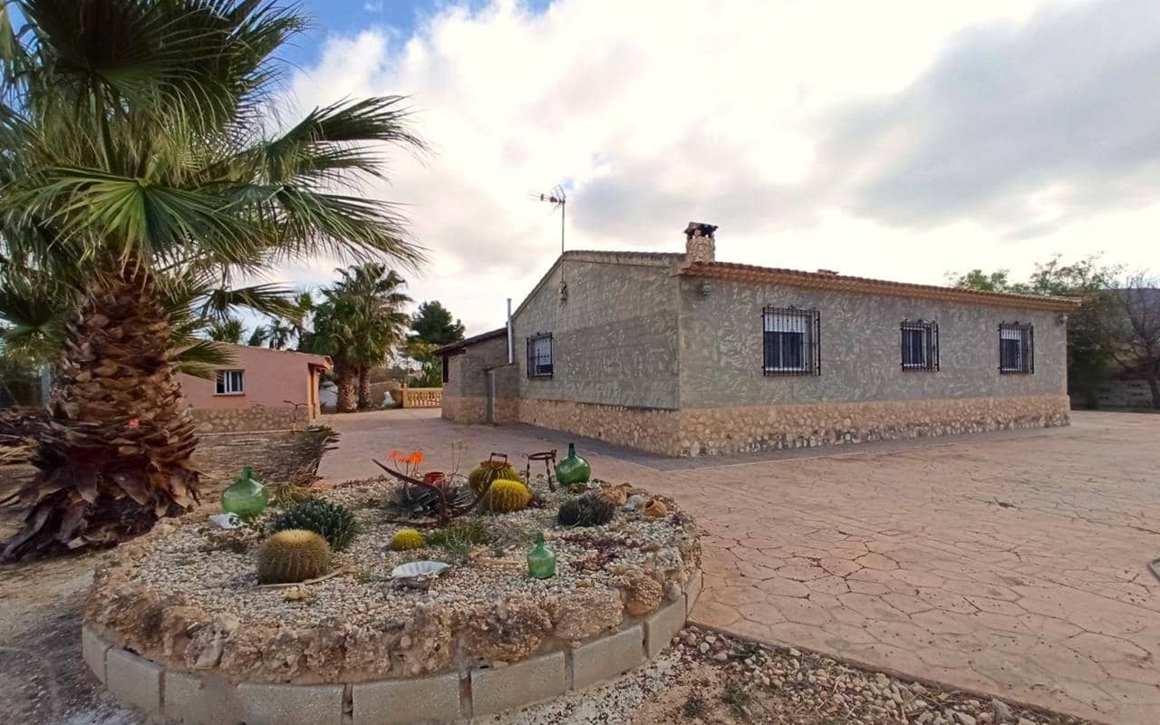 4 soveværelse Finca/Landehus til salg i Aspe med swimmingpool garage - € 465.000 (Ref: 9948520)