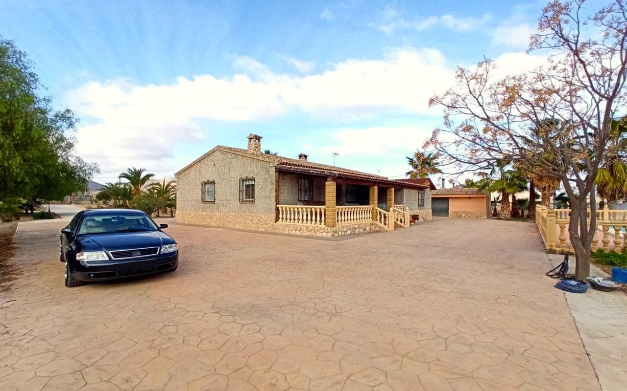 4 soveværelse Finca/Landehus til salg i Aspe med swimmingpool garage - € 465.000 (Ref: 9948520)