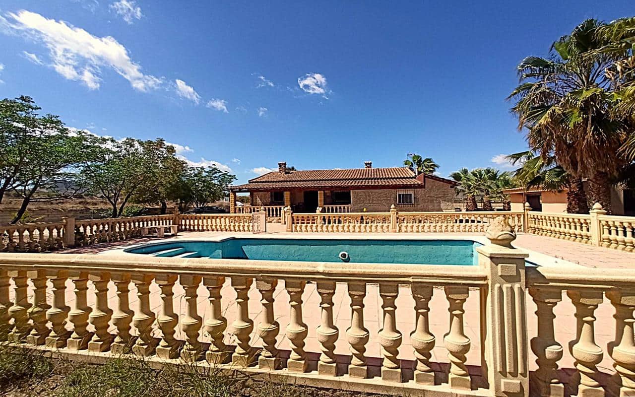 4 soveværelse Finca/Landehus til salg i Aspe med swimmingpool garage - € 465.000 (Ref: 9948520)
