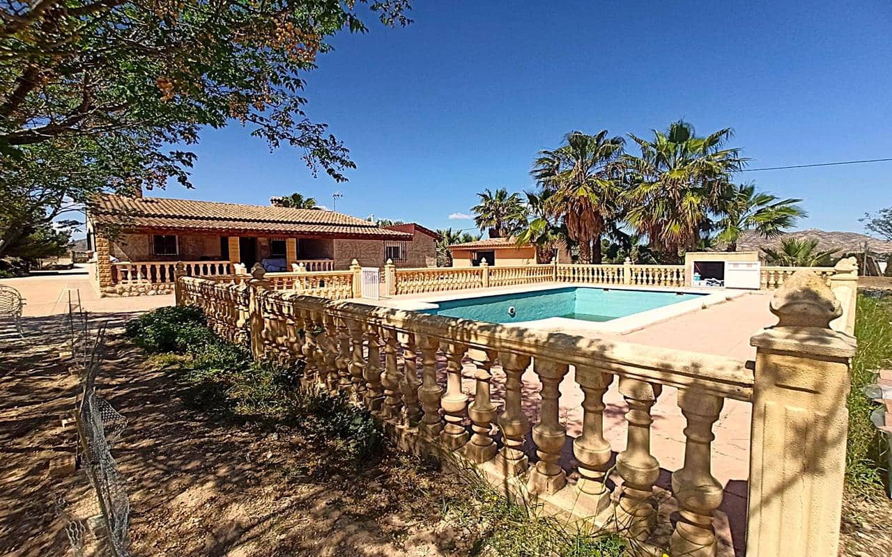 4 soveværelse Finca/Landehus til salg i Aspe med swimmingpool garage - € 465.000 (Ref: 9948520)