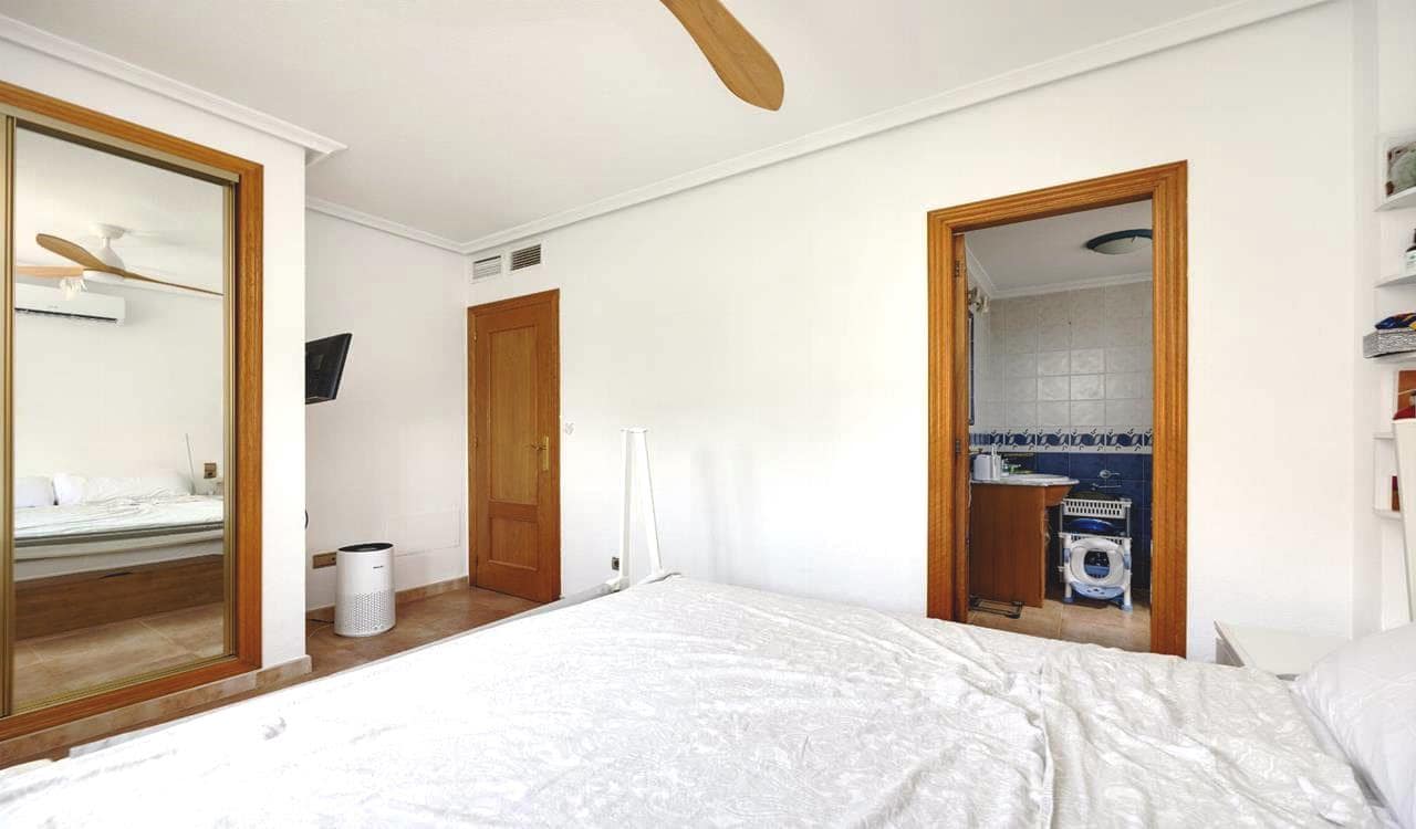 3 bedroom Villa for sale in San Fulgencio with pool garage - € 399,000 (Ref: 9948953)