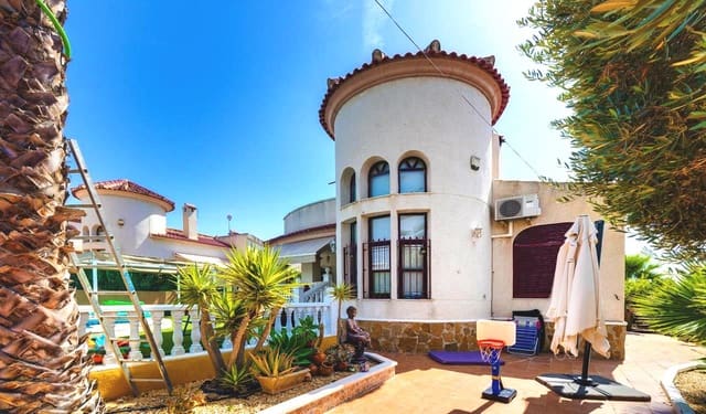 Chalet de 3 habitaciones en San Fulgencio en venta con piscina garaje - 399.000 € (Ref: 9948953)