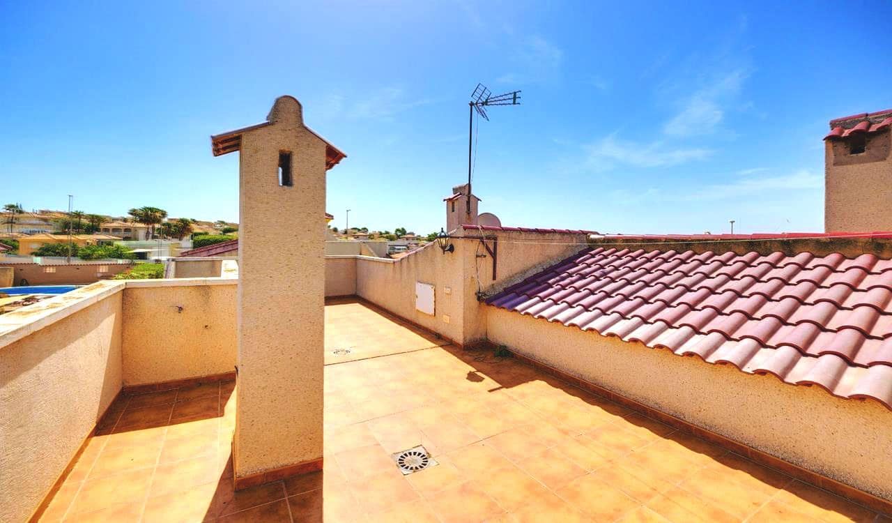3 bedroom Villa for sale in San Fulgencio with pool garage - € 399,000 (Ref: 9948953)
