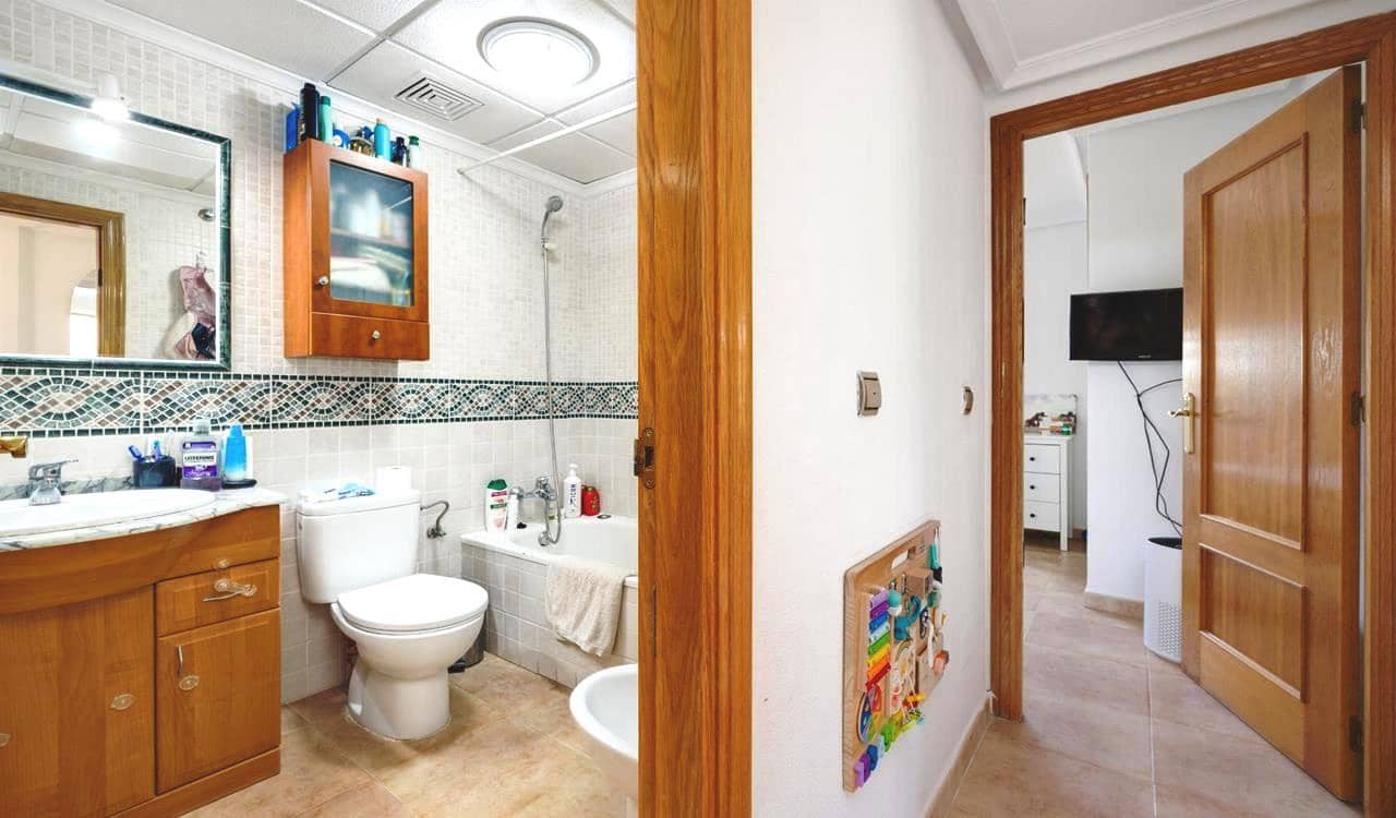 3 bedroom Villa for sale in San Fulgencio with pool garage - € 399,000 (Ref: 9948953)