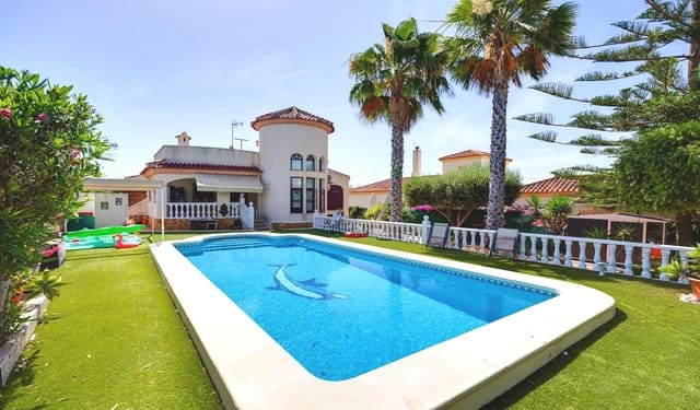 Chalet de 3 habitaciones en San Fulgencio en venta con piscina garaje - 399.000 € (Ref: 9948953)