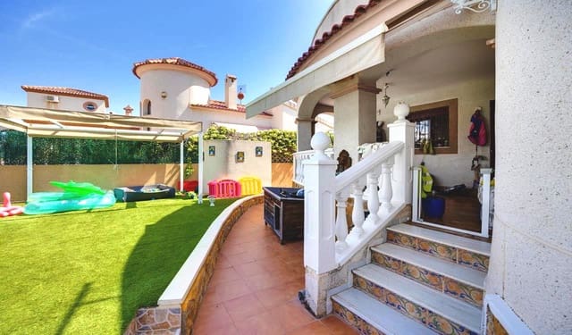 Chalet de 3 habitaciones en San Fulgencio en venta con piscina garaje - 399.000 € (Ref: 9948953)