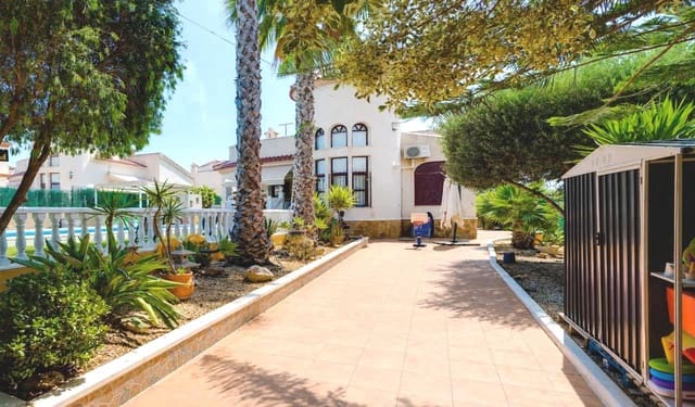 Chalet de 3 habitaciones en San Fulgencio en venta con piscina garaje - 399.000 € (Ref: 9948953)