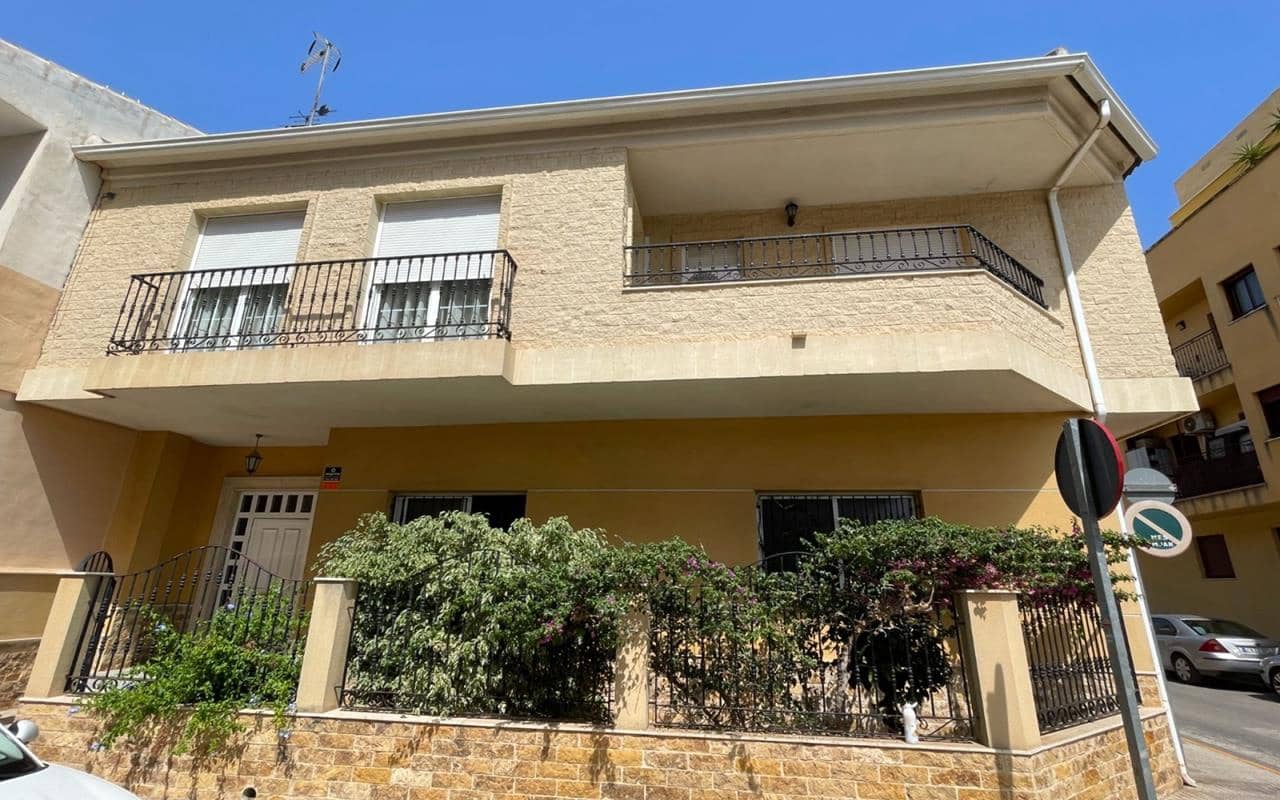 5 soveværelse Villa til salg i Formentera del Segura med garage - € 275.000 (Ref: 9950114)