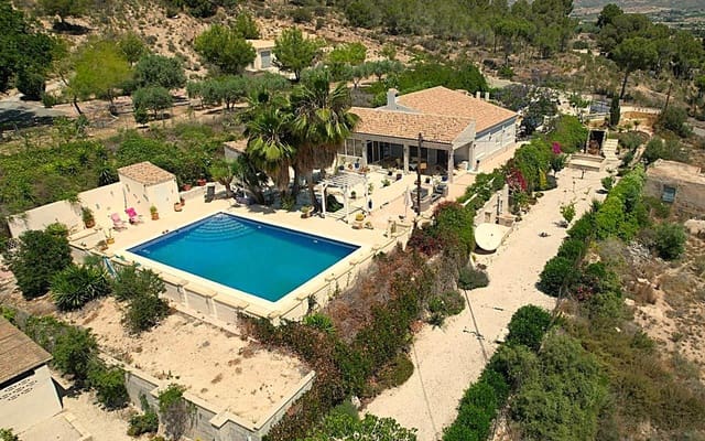 4 soveværelse Finca/Landehus til salg i Aspe med swimmingpool garage - € 369.950 (Ref: 9950395)