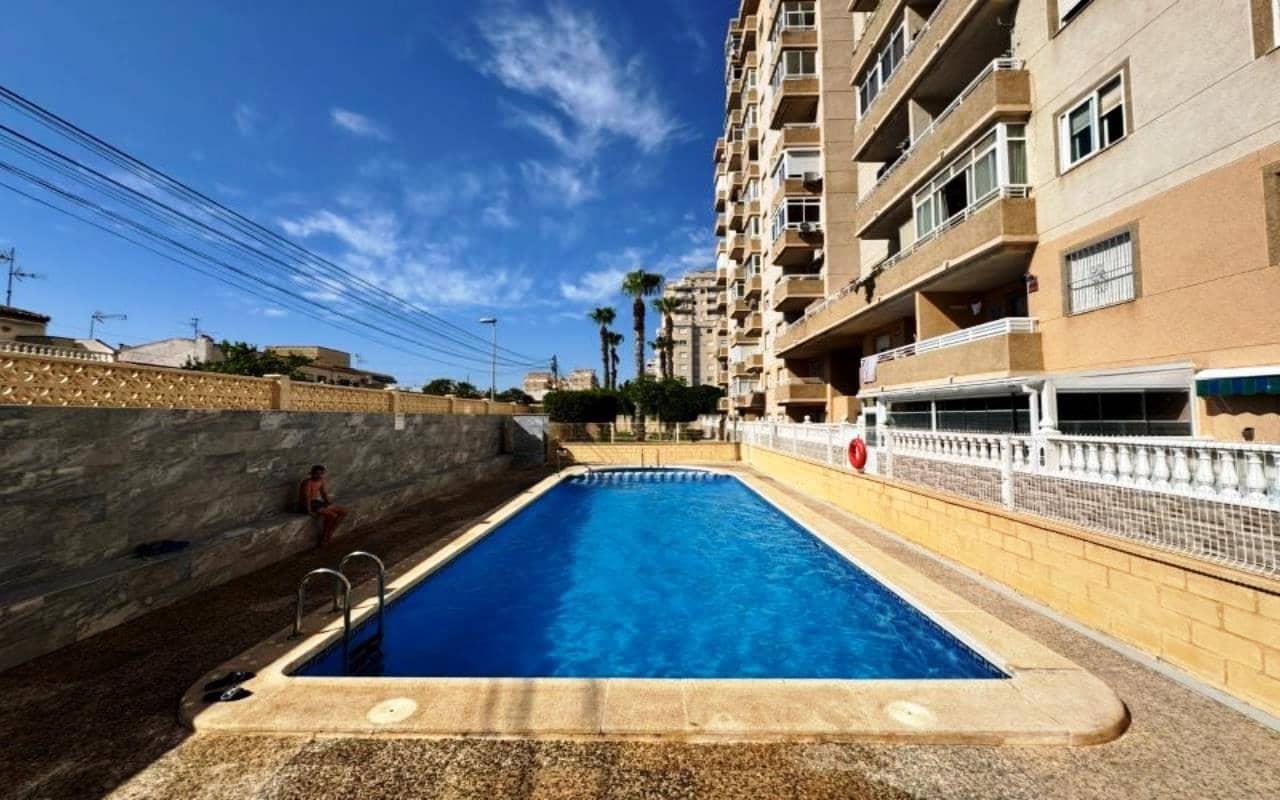2 slaapkamer Appartement te koop in Torrevieja met zwembad garage - € 175.000 (Ref: 9950673)