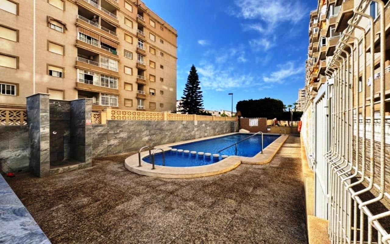 2 slaapkamer Appartement te koop in Torrevieja met zwembad garage - € 175.000 (Ref: 9950673)