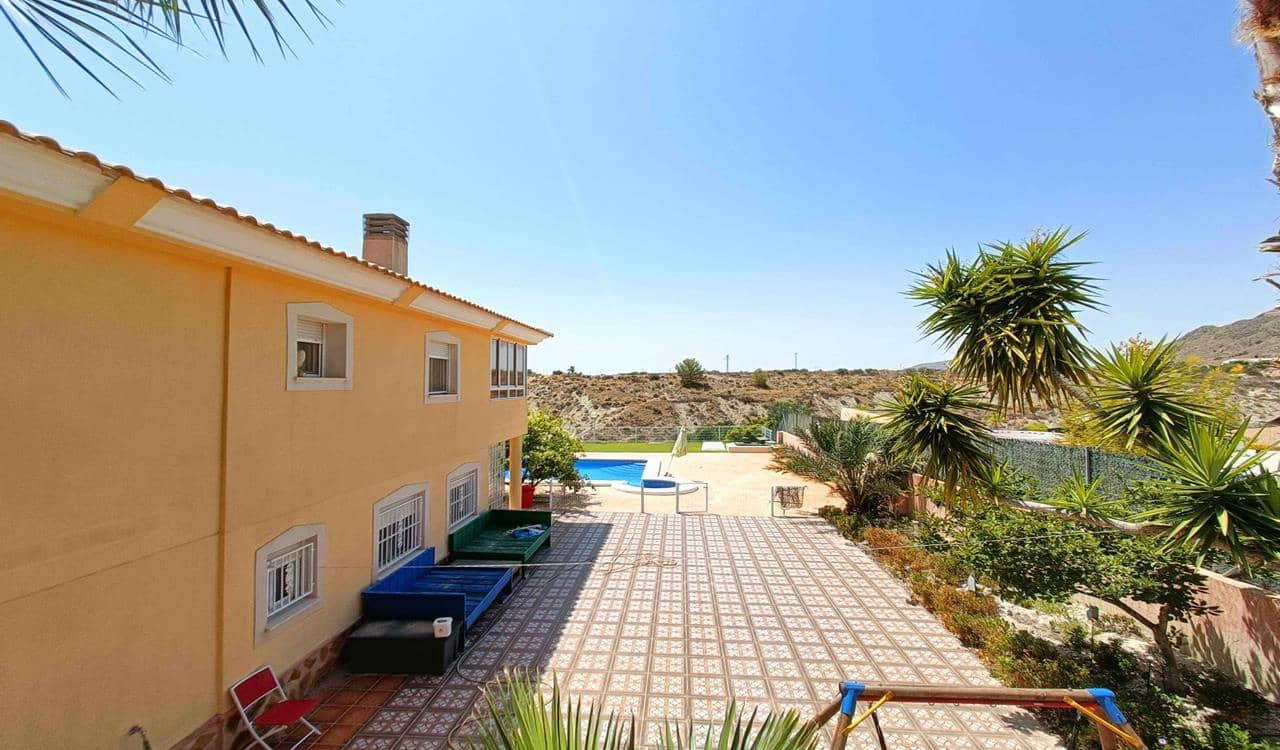 5 bedroom Villa for sale in Salado with pool garage - € 392,000 (Ref: 9961204)