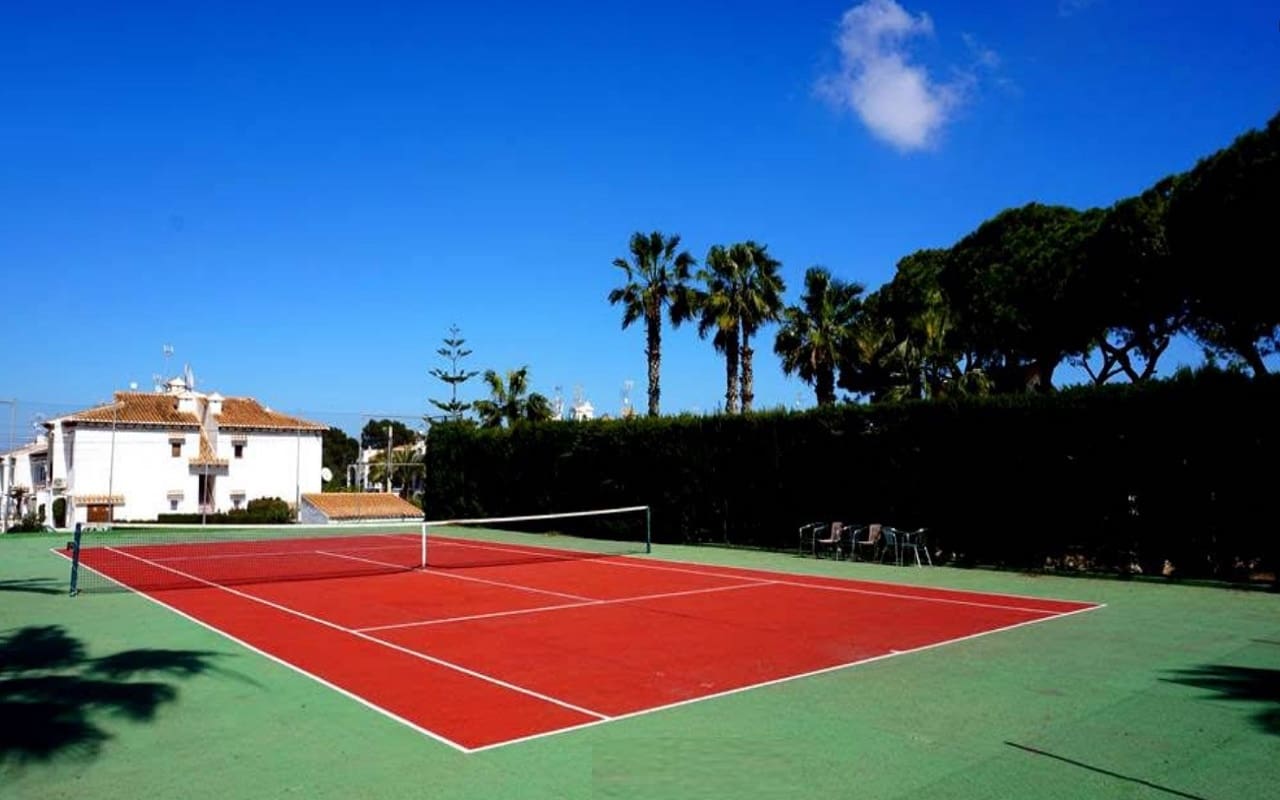 1 sypialnia Bungalow na sprzedaż w Torrevieja z basenem - 125 000 € (Ref: 9964121)