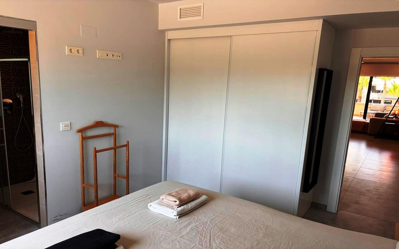 2 soveværelse Lejlighed til salg i Torrevieja med swimmingpool garage - € 289.000 (Ref: 9968852)