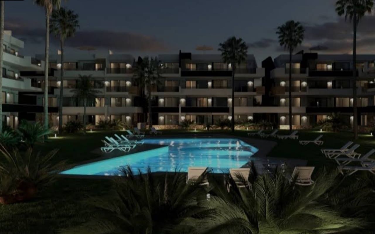 2 soveværelse Lejlighed til salg i Torrevieja med swimmingpool garage - € 289.000 (Ref: 9968852)
