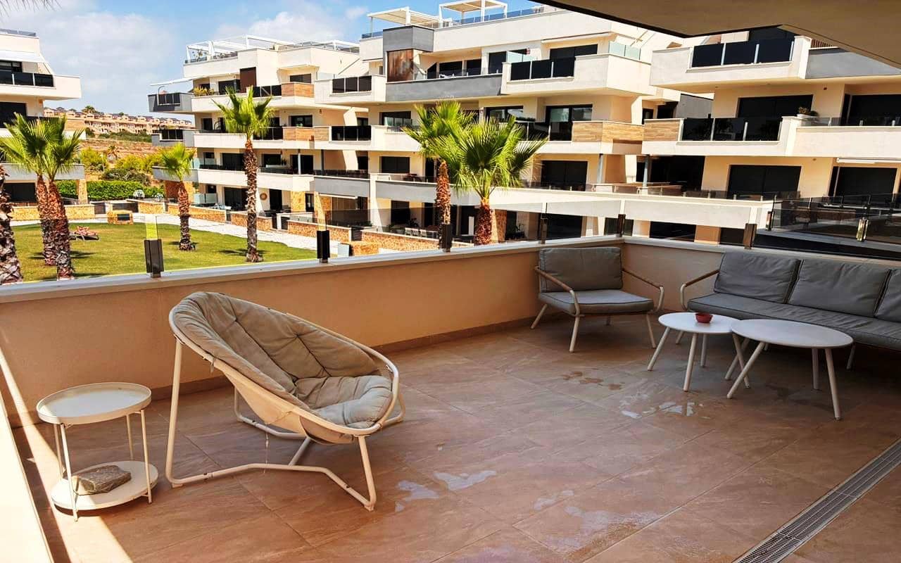 2 soveværelse Lejlighed til salg i Torrevieja med swimmingpool garage - € 289.000 (Ref: 9968852)