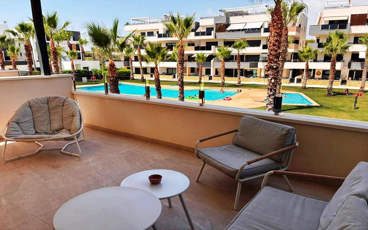 2 soveværelse Lejlighed til salg i Torrevieja med swimmingpool garage - € 289.000 (Ref: 9968852)