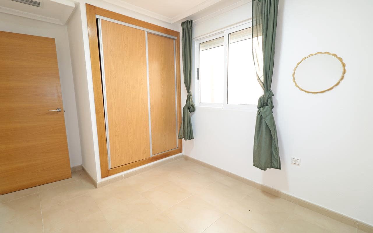 Apartamento de 3 habitaciones en Torrevieja en venta - 175.000 € (Ref: 9981542)