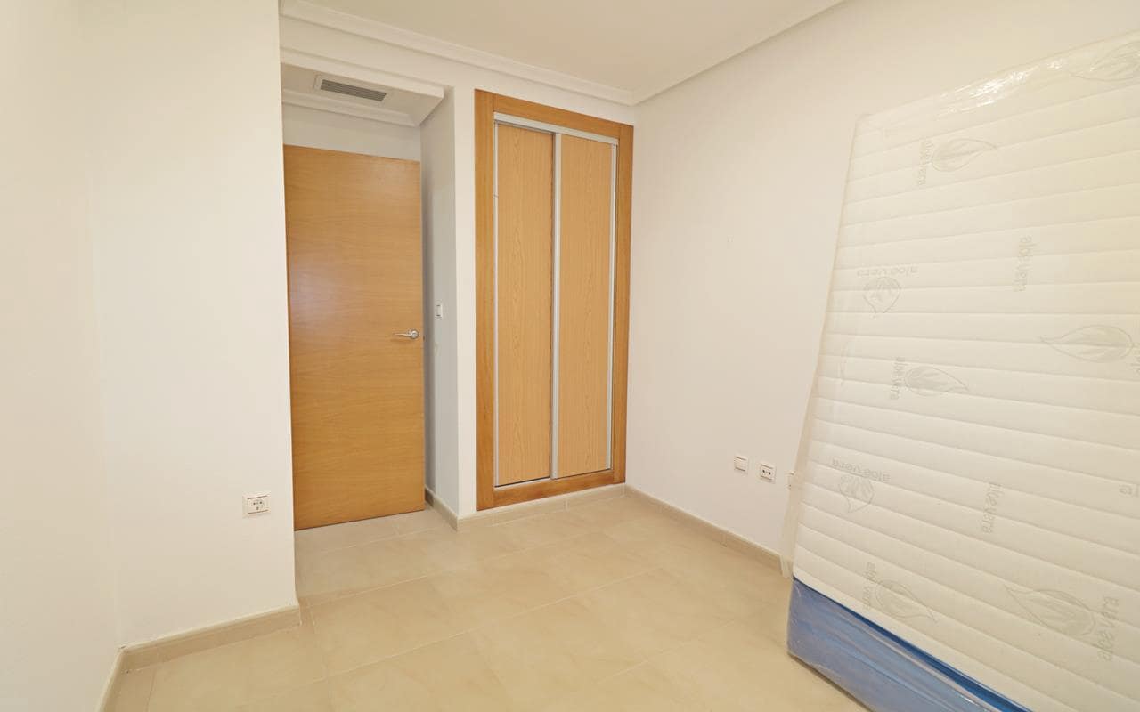 Apartamento de 3 habitaciones en Torrevieja en venta - 175.000 € (Ref: 9981542)