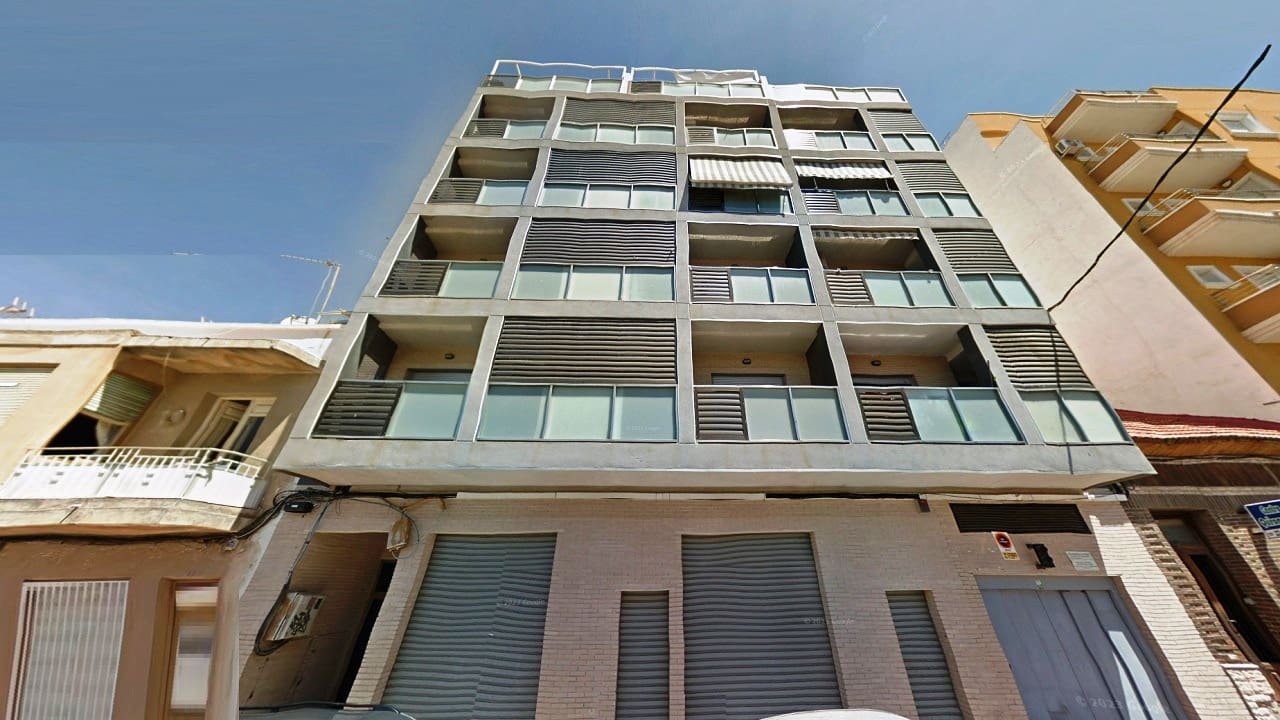 Apartamento de 3 habitaciones en Torrevieja en venta - 175.000 € (Ref: 9981542)