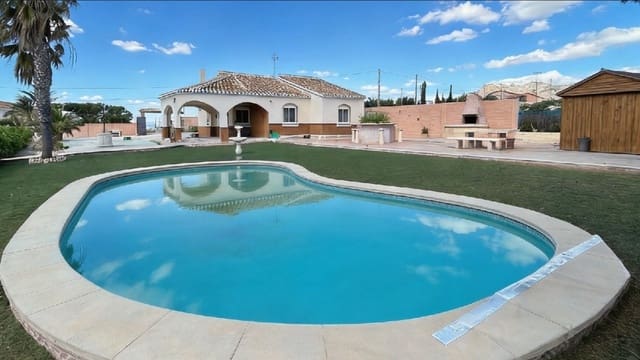 3 soveværelse Finca/Landehus til salg i Albatera med swimmingpool garage - € 380.000 (Ref: 9981635)