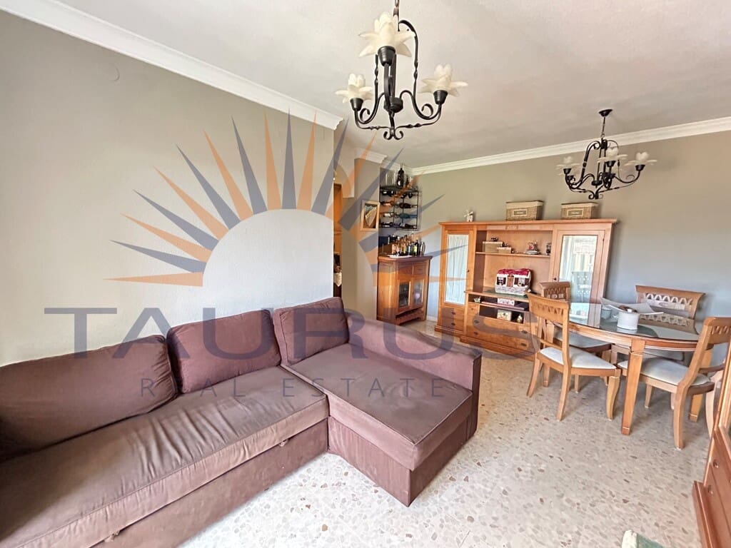 Apartamento de 2 habitaciones en Torre del Mar en venta con piscina garaje - 375.000 € (Ref: 10003912)