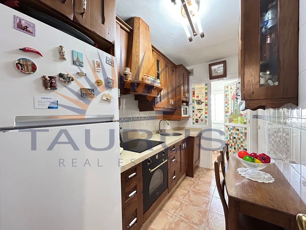 Apartamento de 2 habitaciones en Torre del Mar en venta con piscina garaje - 375.000 € (Ref: 10003912)