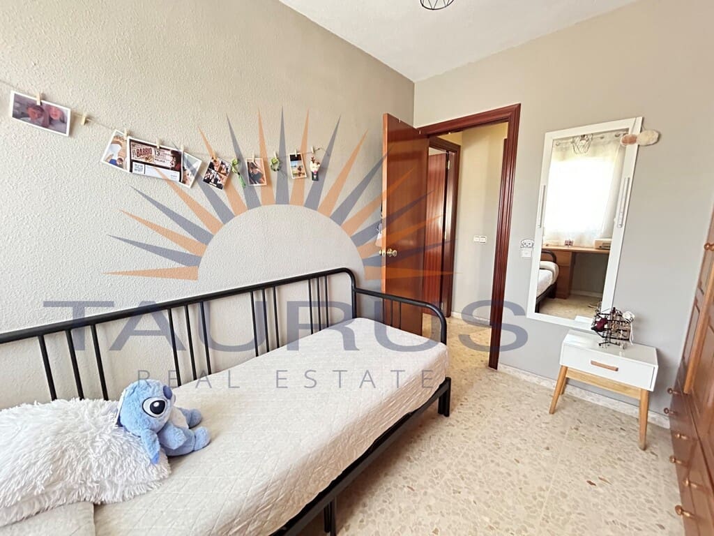 Apartamento de 2 habitaciones en Torre del Mar en venta con piscina garaje - 375.000 € (Ref: 10003912)