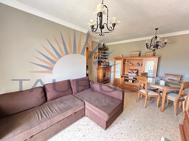 Apartamento de 2 habitaciones en Torre del Mar, Vélez-Málaga en venta con piscina garaje - 375.000 € (Ref: 10003912)