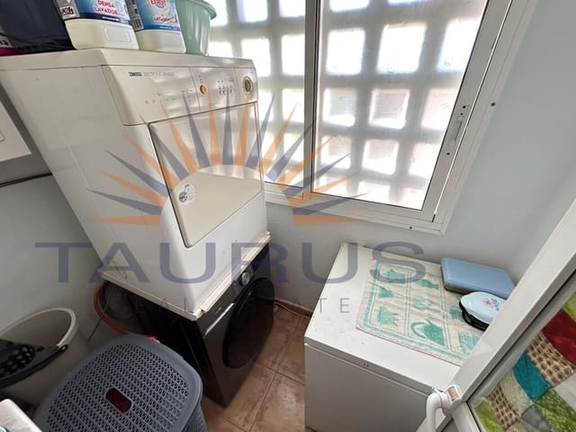 Apartamento de 2 habitaciones en Torre del Mar, Vélez-Málaga en venta con piscina garaje - 375.000 € (Ref: 10003912)