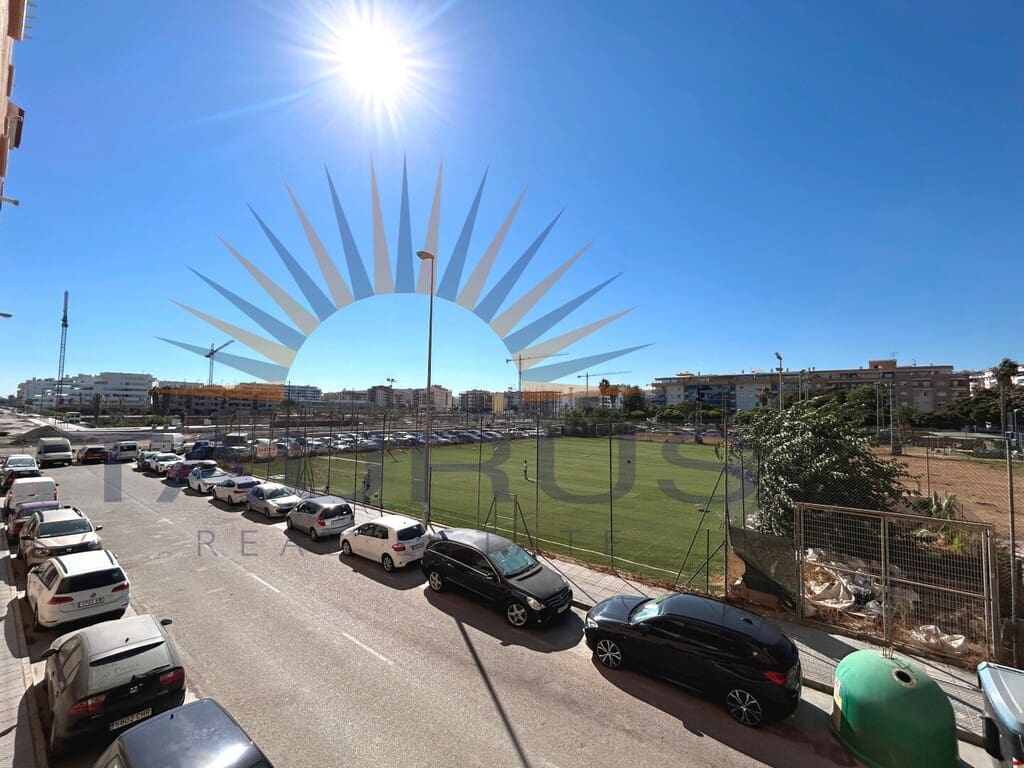 Apartamento de 2 habitaciones en Torre del Mar en venta con piscina garaje - 375.000 € (Ref: 10003912)