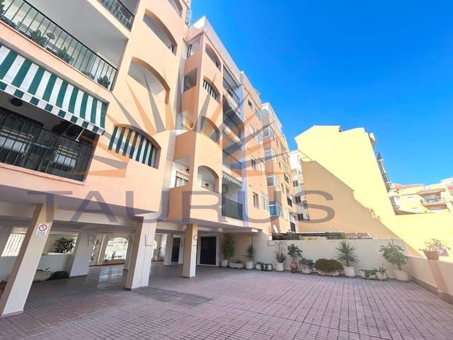 Apartamento de 2 habitaciones en Torre del Mar, Vélez-Málaga en venta con piscina garaje - 375.000 € (Ref: 10003912)