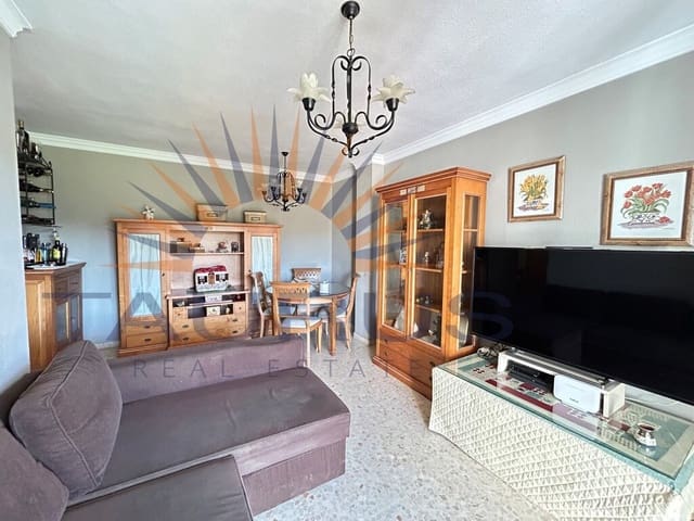 Apartamento de 2 habitaciones en Torre del Mar, Vélez-Málaga en venta con piscina garaje - 375.000 € (Ref: 10003912)