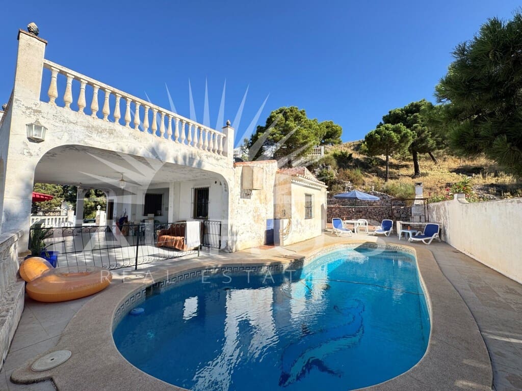 2 bedroom Villa for sale in Competa with pool garage - € 470,000 (Ref: 10008878)
