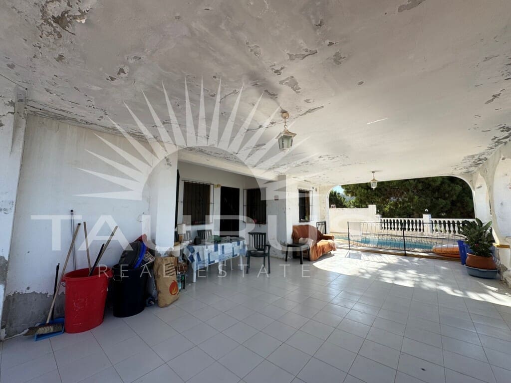 2 bedroom Villa for sale in Competa with pool garage - € 470,000 (Ref: 10008878)
