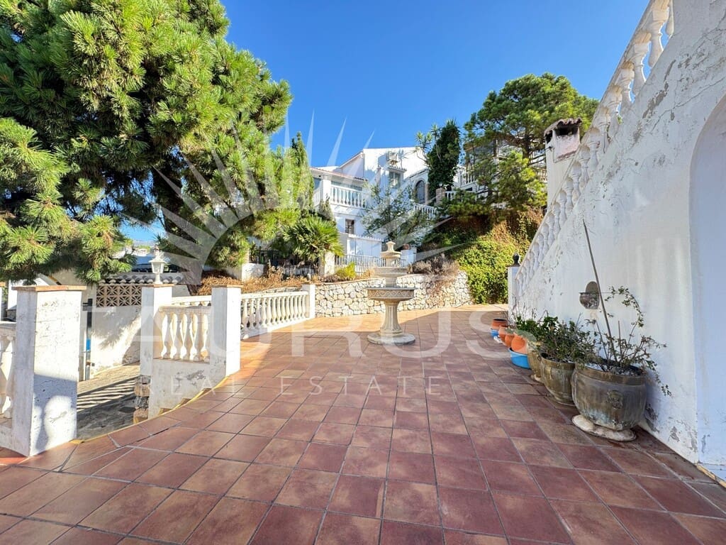 2 bedroom Villa for sale in Competa with pool garage - € 470,000 (Ref: 10008878)