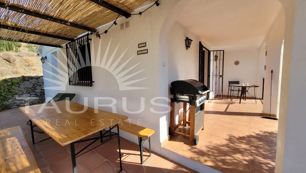2 bedroom Villa for sale in Competa with pool - € 315,000 (Ref: 10008879)